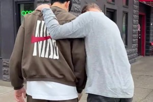 热爱！退役后的保罗，还在坚持篮球训练