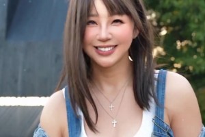 布克：🤡 ！ 詹娜竟然还同时谈过两个男朋友？